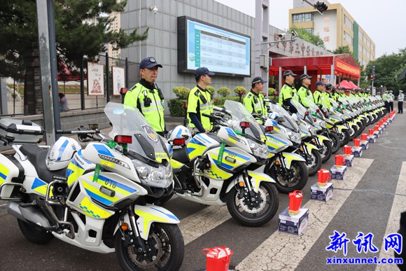 警民鱼水情，爱心企业送物资